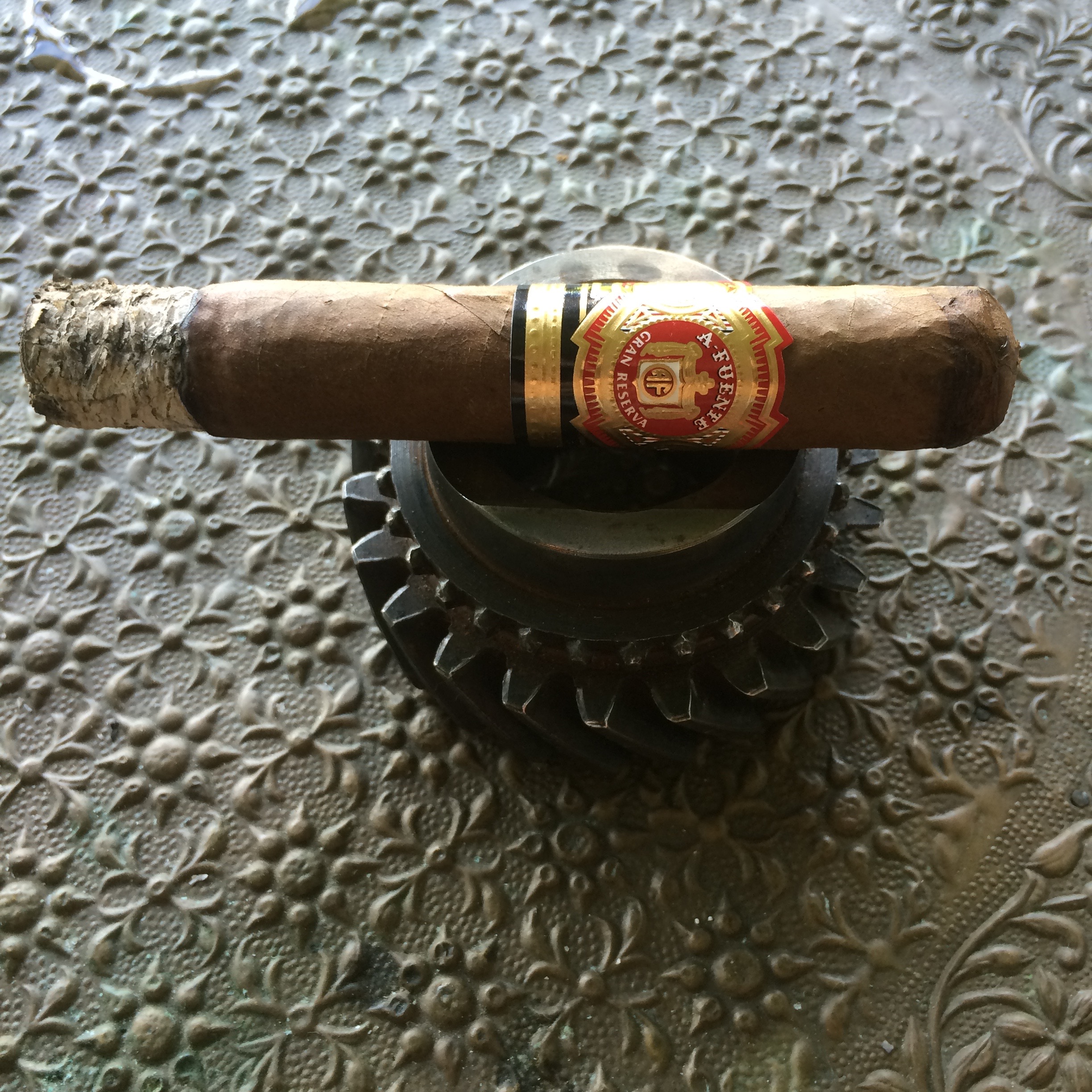 ARTURO FUENTE DON CARLOS ROBUSTO | distinguished ruffian
